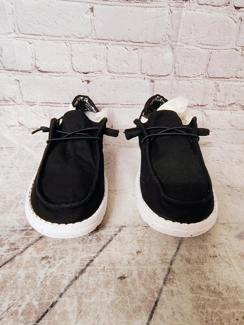 Hey Dude Women's 11 Slip On Wendy's Basic Black Odyssey Canvas Shoes - Picture 2 of 10
